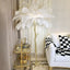 Lampadaire salon  – Design Élégant avec Base Dorée pour Intérieur Raffiné