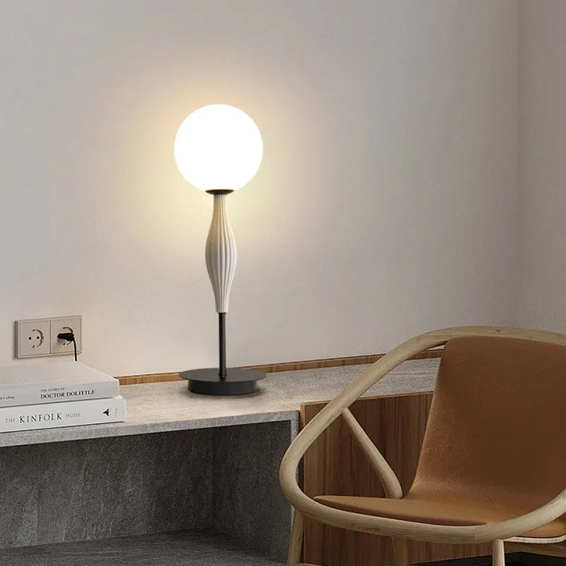 Lampadaire salon et Lampe de Table  – Éclairage Moderne et Élégant pour Intérieur Contemporain
