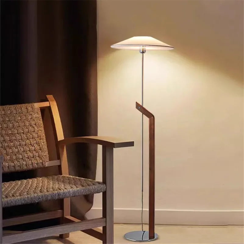 Lampadaire salon – Design Minimaliste avec Abat-Jour Conique