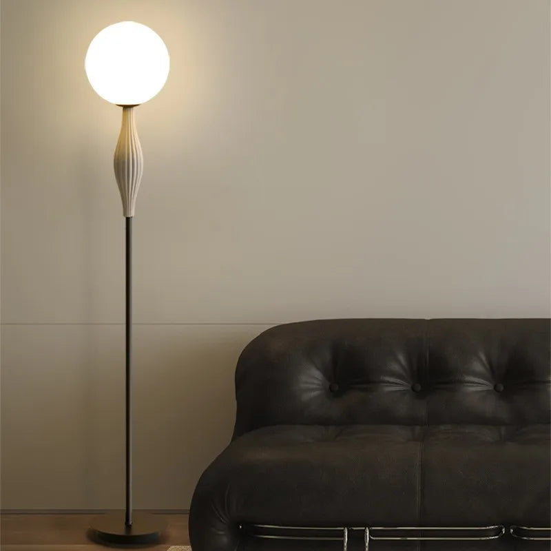 Lampadaire salon et Lampe de Table  – Éclairage Moderne et Élégant pour Intérieur Contemporain