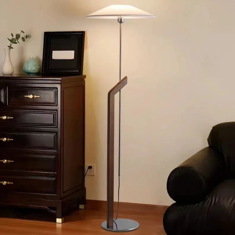 Lampadaire salon – Design Minimaliste avec Abat-Jour Conique