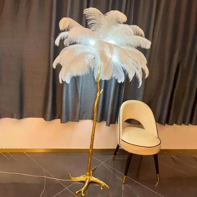 Lampadaire salon  – Design Élégant avec Base Dorée pour Intérieur Raffiné