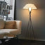 Lampadaire salon – Design Minimaliste avec Abat-Jour Évasé pour Intérieur Contemporain