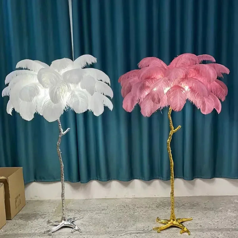 Lampadaire salon  – Design Élégant avec Base Dorée pour Intérieur Raffiné